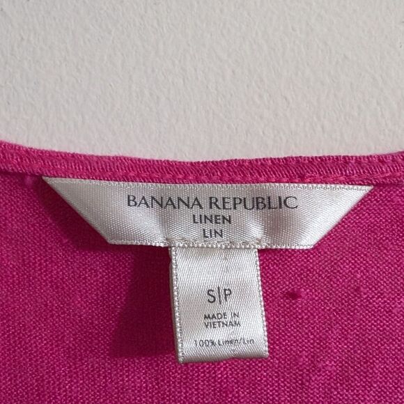 Banana Republic 100% linen lightweight magenta pink top with tortoise detail S - Picture 6 of 9